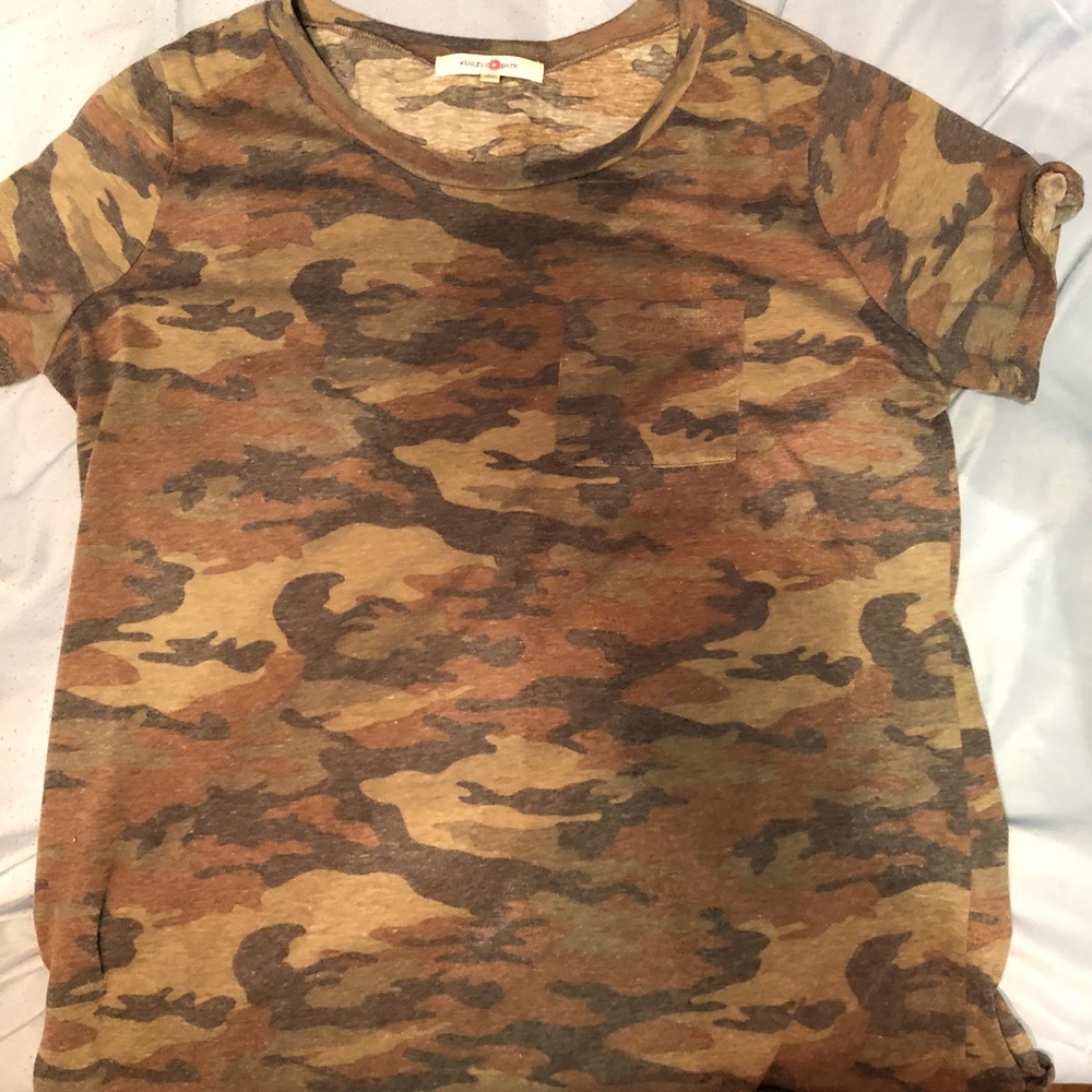 Short sleeve tee